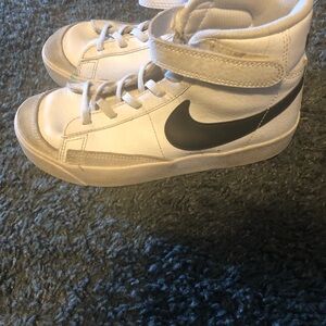 Boys size 1 Nike sneakers